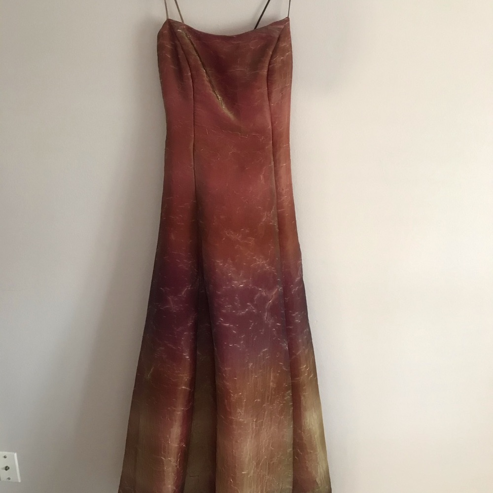 Gown - Picture 2 of 4